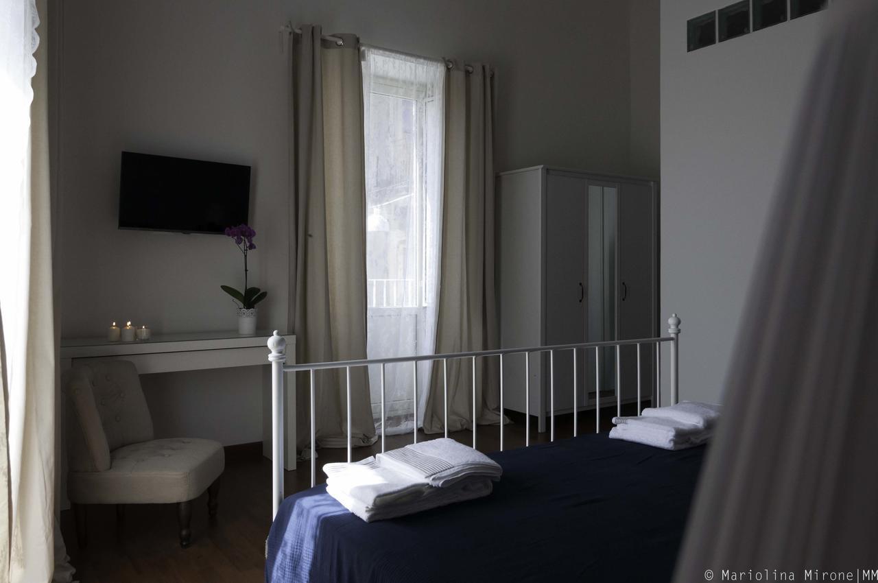 カターニア I Balconi Sul Castello Bed & Breakfast エクステリア 写真